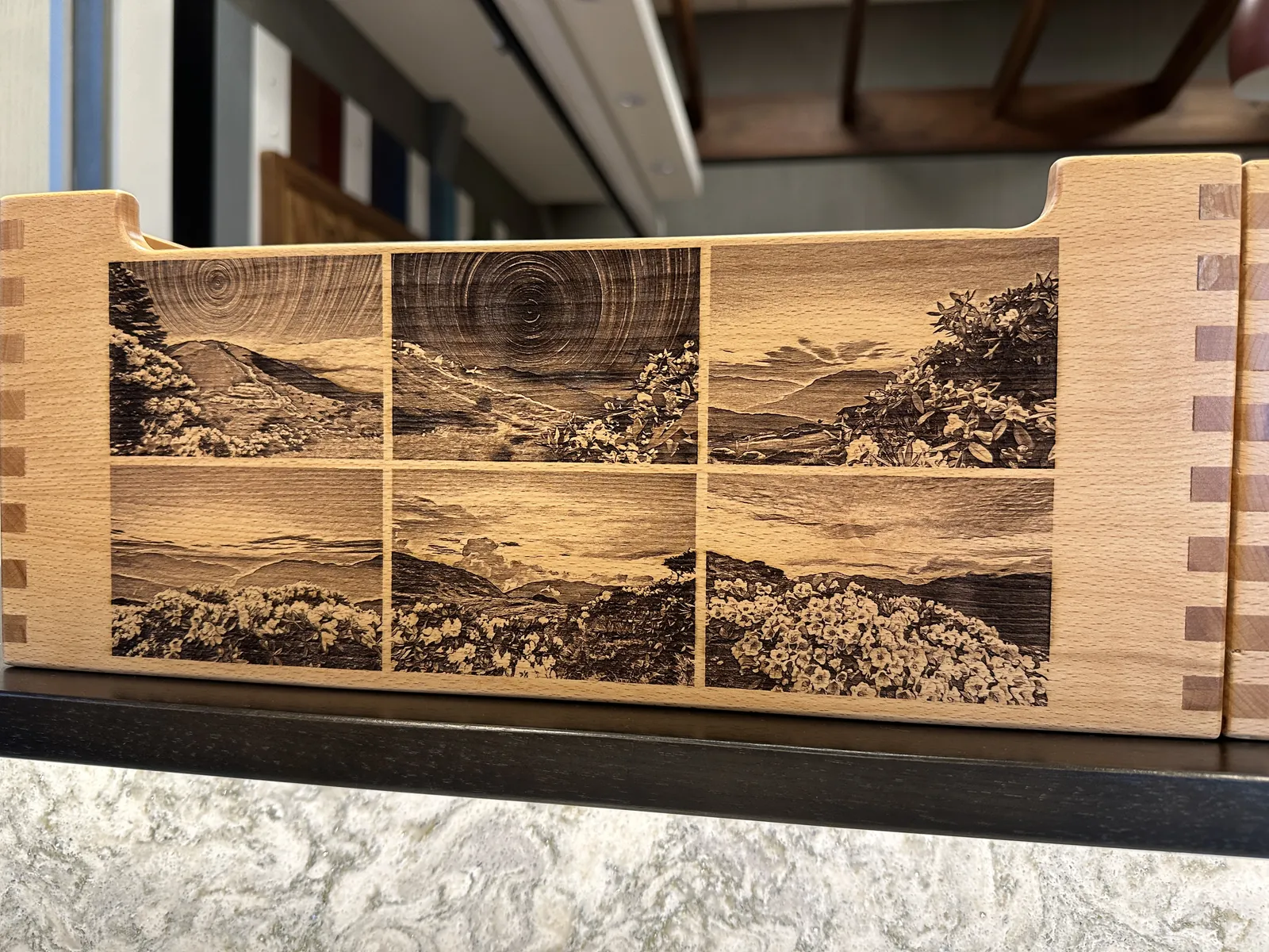 六幅山景照片雕刻在榫接木盒側面的完成作品