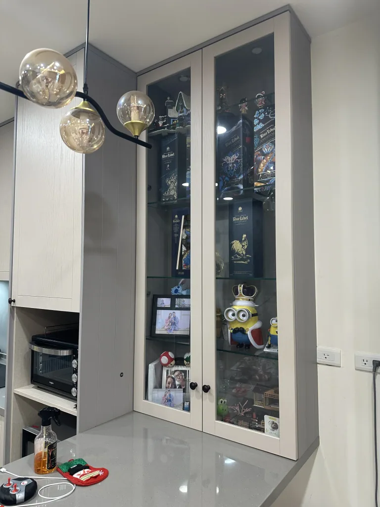 芋頭奶茶雙色廚房的照明玻璃展示櫃